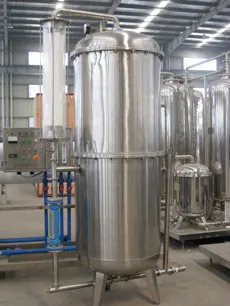 Tall stainless steel carbon dioxide filtration vessel