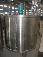 Cylindrical stainless steel syrup heating tank
